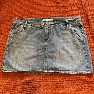 Old Navy Women’s Denim Miniskirt Size 16